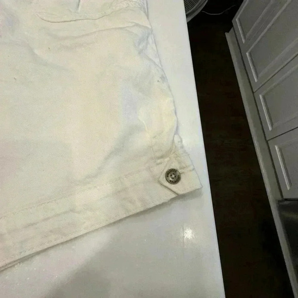 Hollister women’s low rise cargo shorts white size 9 NWT - Picture 2 of 9